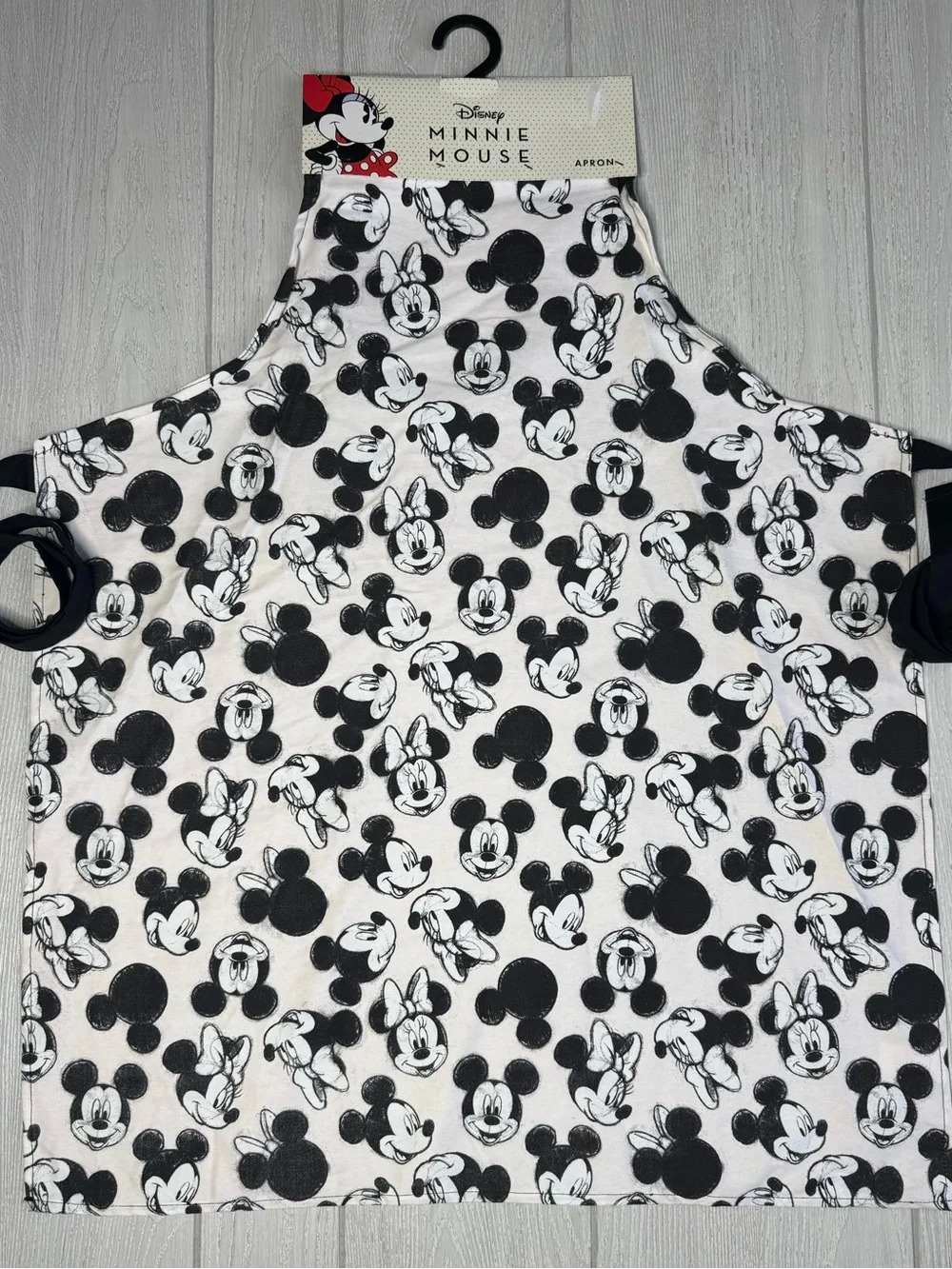 NWT DISNEY APRON, Mickey and Minnie Mouse kitchen cooking